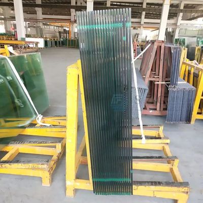 इमारत के लिए बढ़िया पॉलिश एज कस्टम कट लो आयरन क्लियर टेम्पर्ड सेफ्टी ग्लास