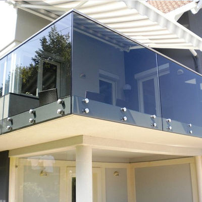 बाहरी और आंतरिक सजावट के लिए 12 मिमी 6+6 मिमी 13.14 मिमी 13.52 मिमी टेम्पर्ड लेमिनेटेड ग्लास रेलिंग बैलस्ट्रेड