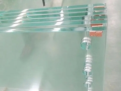 कांच के पैनल पर ड्रिल छेद