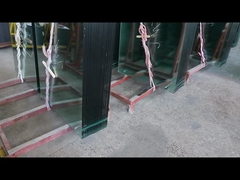 ग्राउंड एज प्रोसेसिंग और ड्रिलिंग छेद के साथ 6 मिमी टेम्पर्ड ग्लास